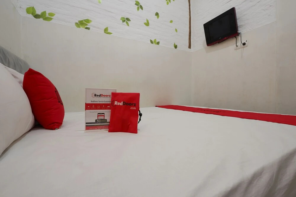RedDoorz near GOR Manunggal Jati Majapahit