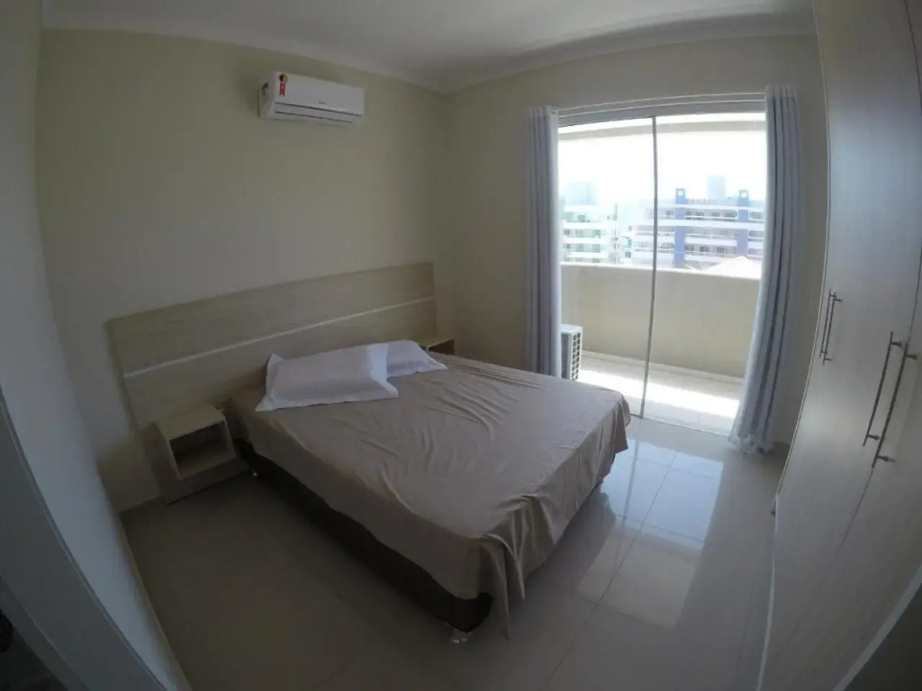 Apartamento 3 quartos 8 pessoas a 50 mts da Praia de Bombas, a 100m da Passarela do Ribeiro
