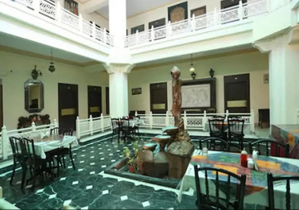 Hotel Navrang