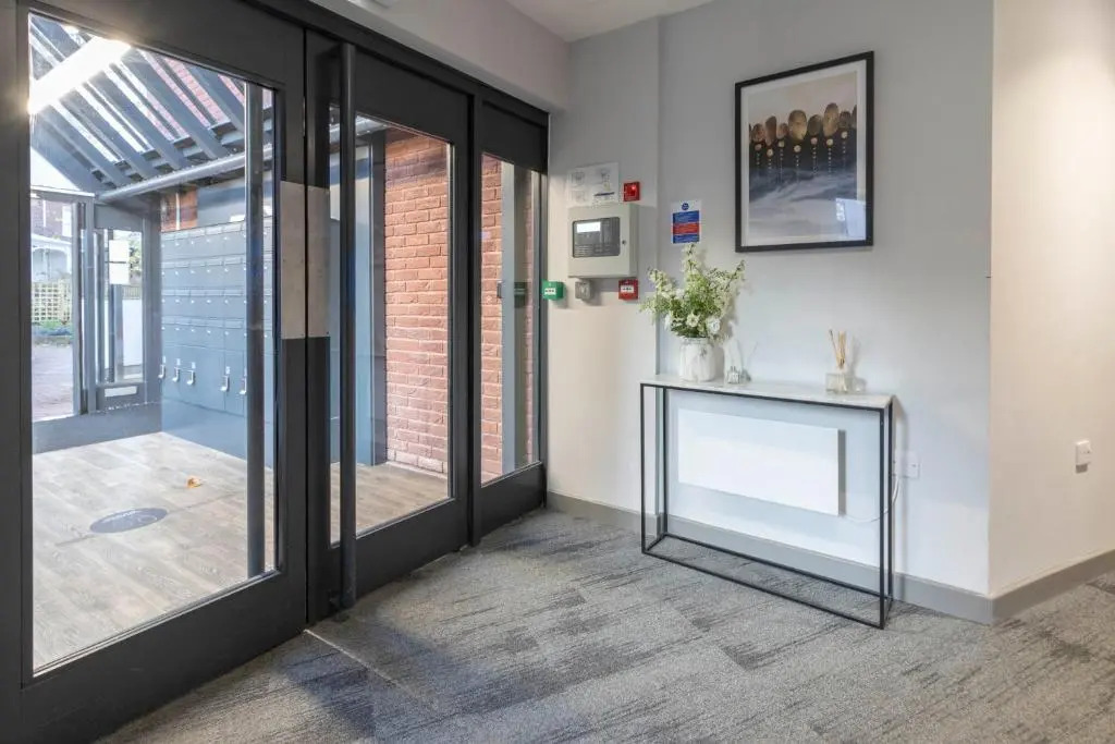 OPP Apartments LH11 - city centre, secure parking, fitness suite, brand new!