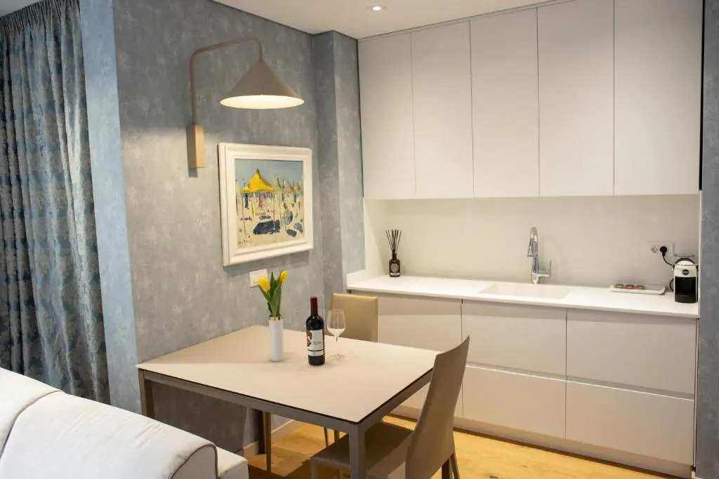 Seven Luxury Suites
