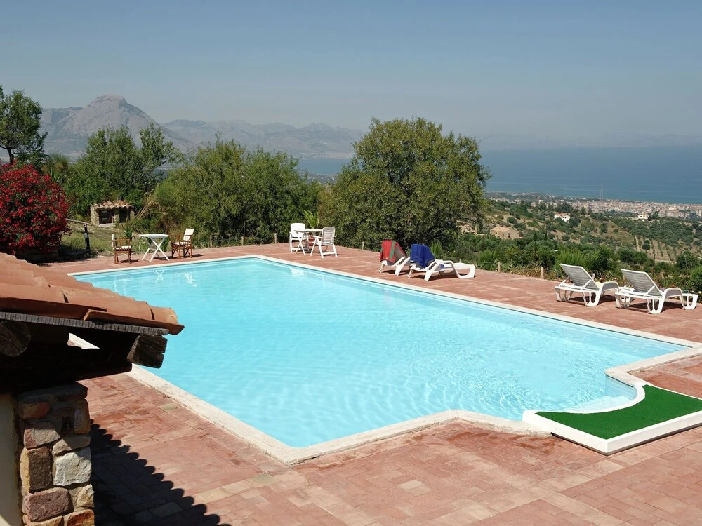 Sea Swimming Pool Garden Horse-riding Barbecue Terrace