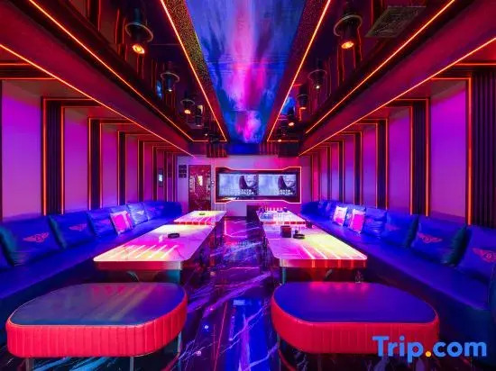 Xiangjiang Hotel Shishi
