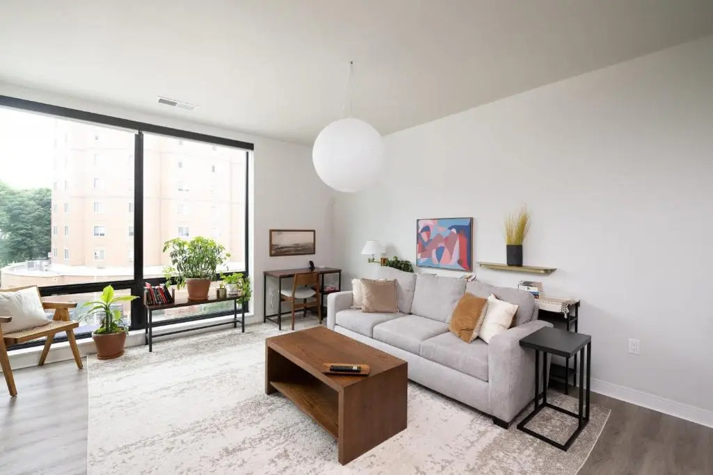 Flexhome East Side 1BR E3 - Brady St Balcony Lounge