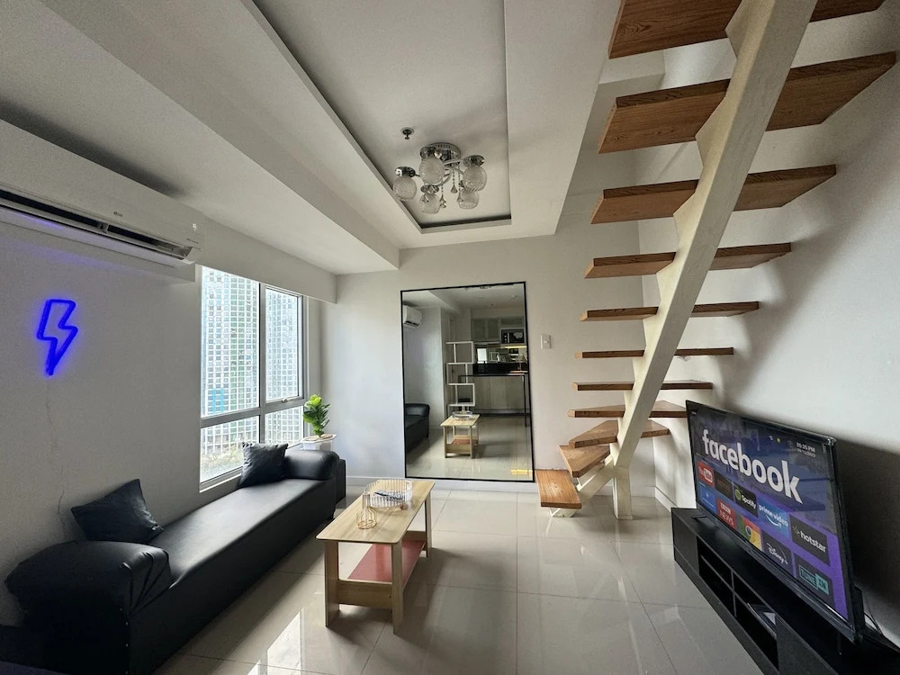 Cozi Modern Loft Suite near high street BGC wifi pool