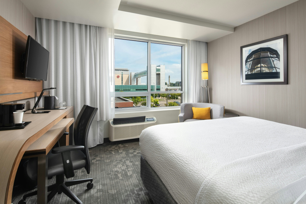 Courtyard by Marriott Erie Bayfront