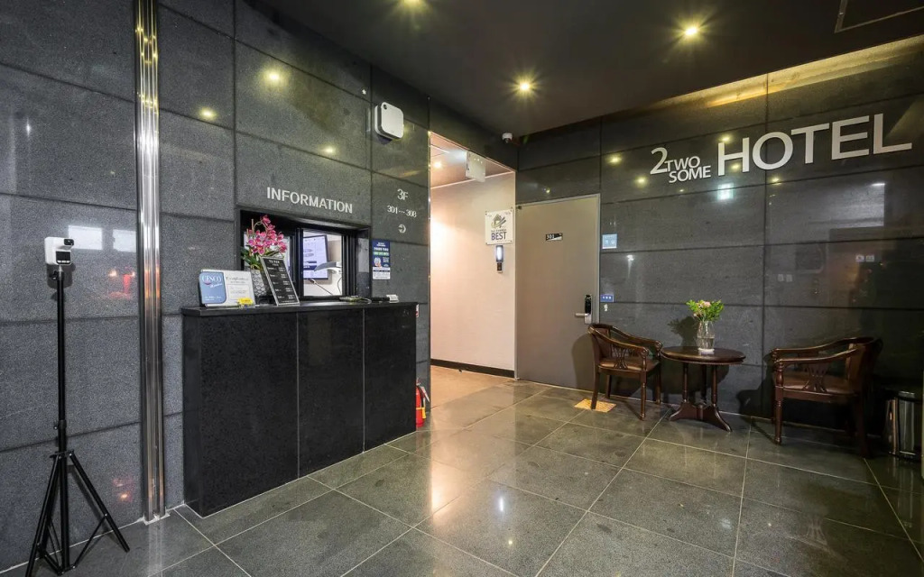 Twosome Hotel