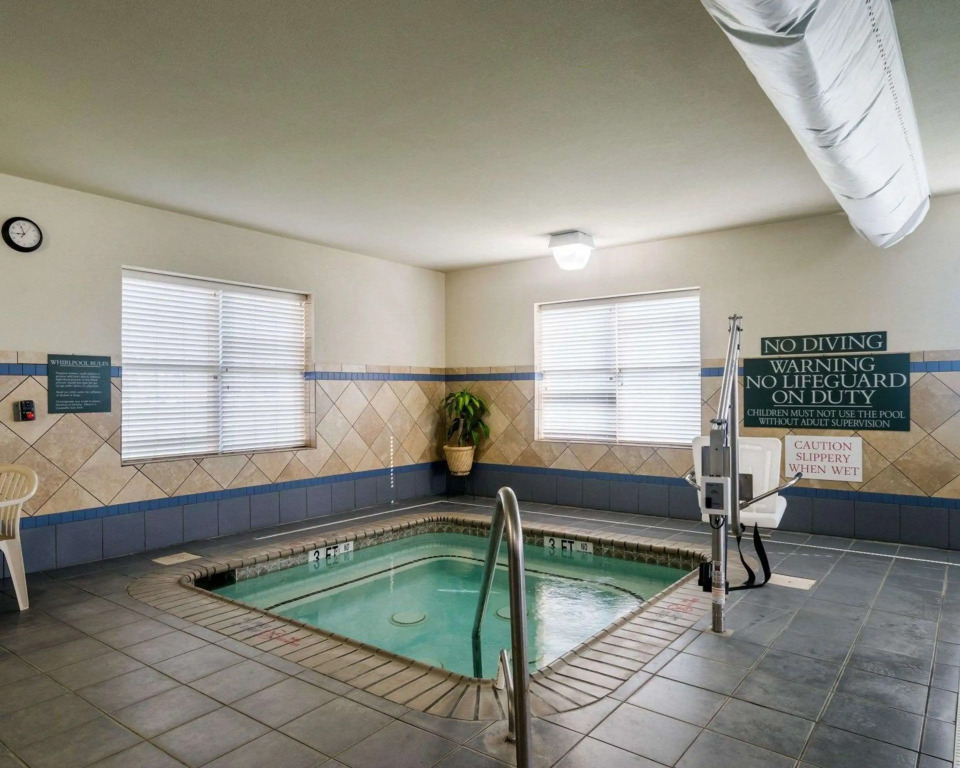 Comfort Inn & Suites Dover near Speedway