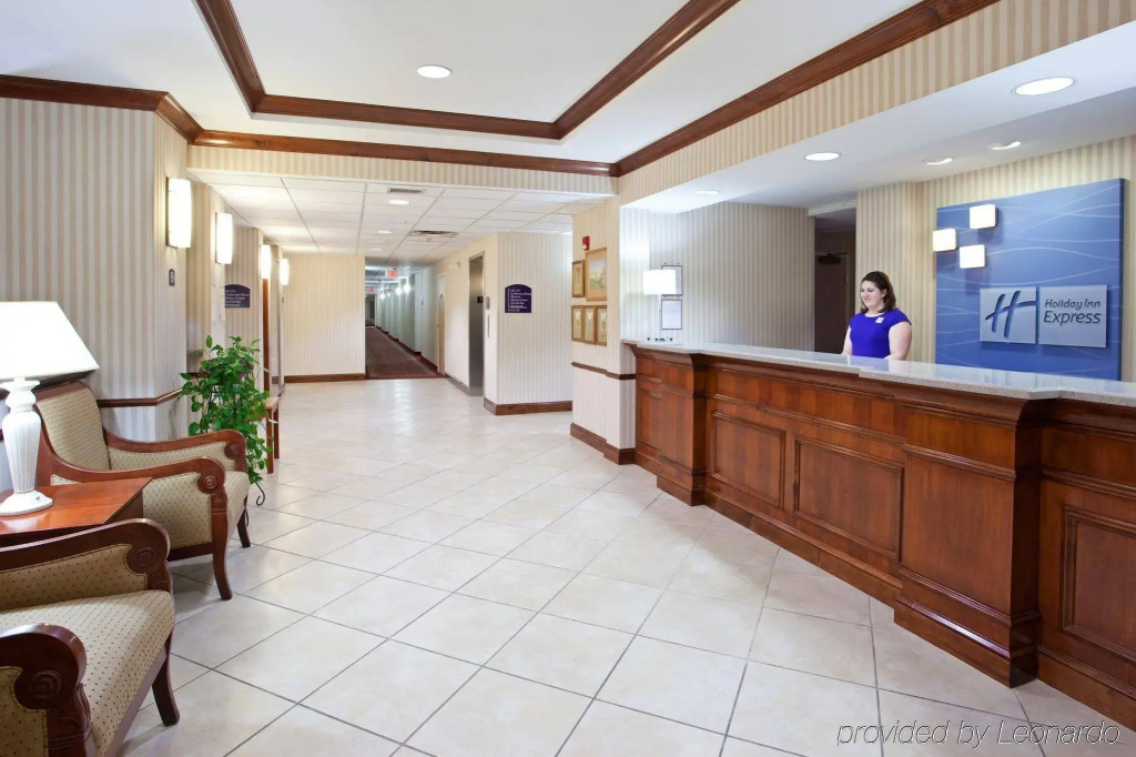Holiday Inn Express Hotel & Suites Marion by IHG