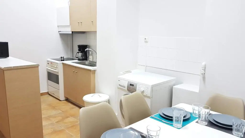 Palette Apartment Terracotta - Athens Center, 3 BD, 2 BATH