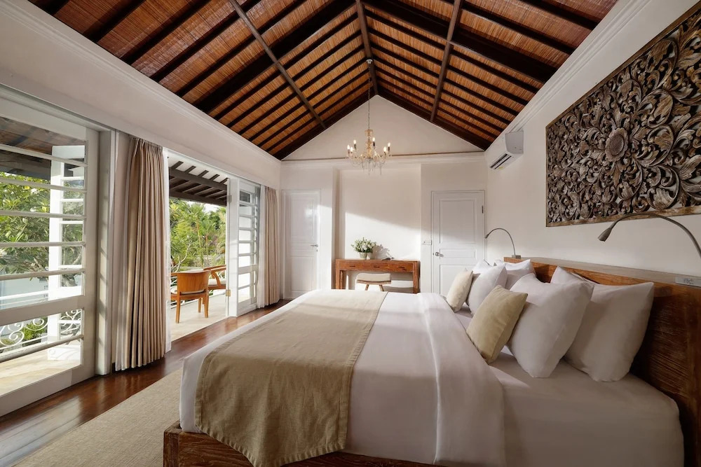 Villa Swarna by Nakula