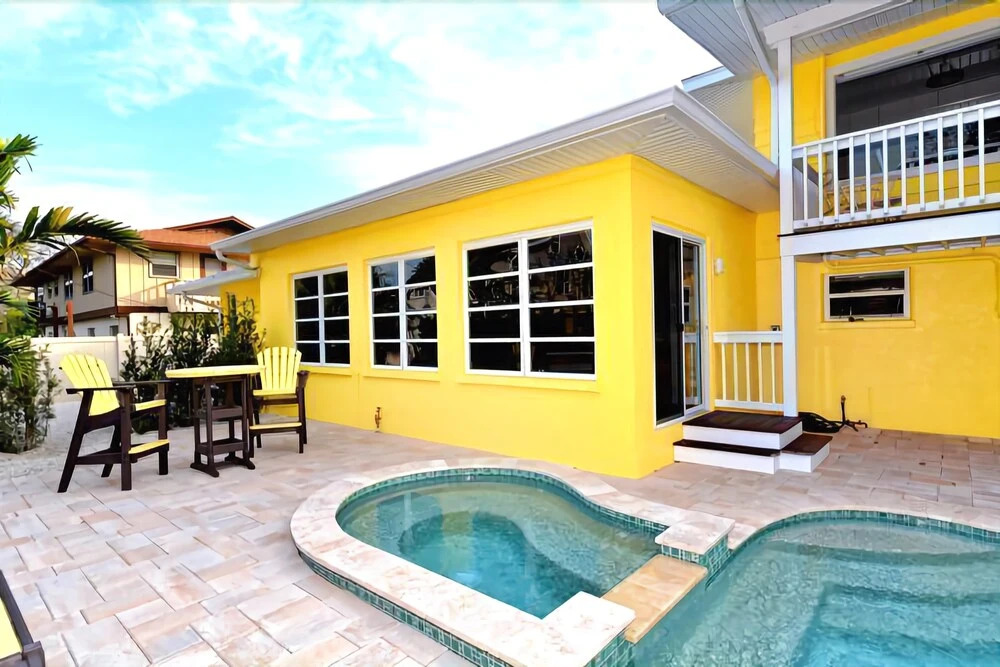 Surf Rider's Cottage 2 Bedrooms 1 Bathroom Condo