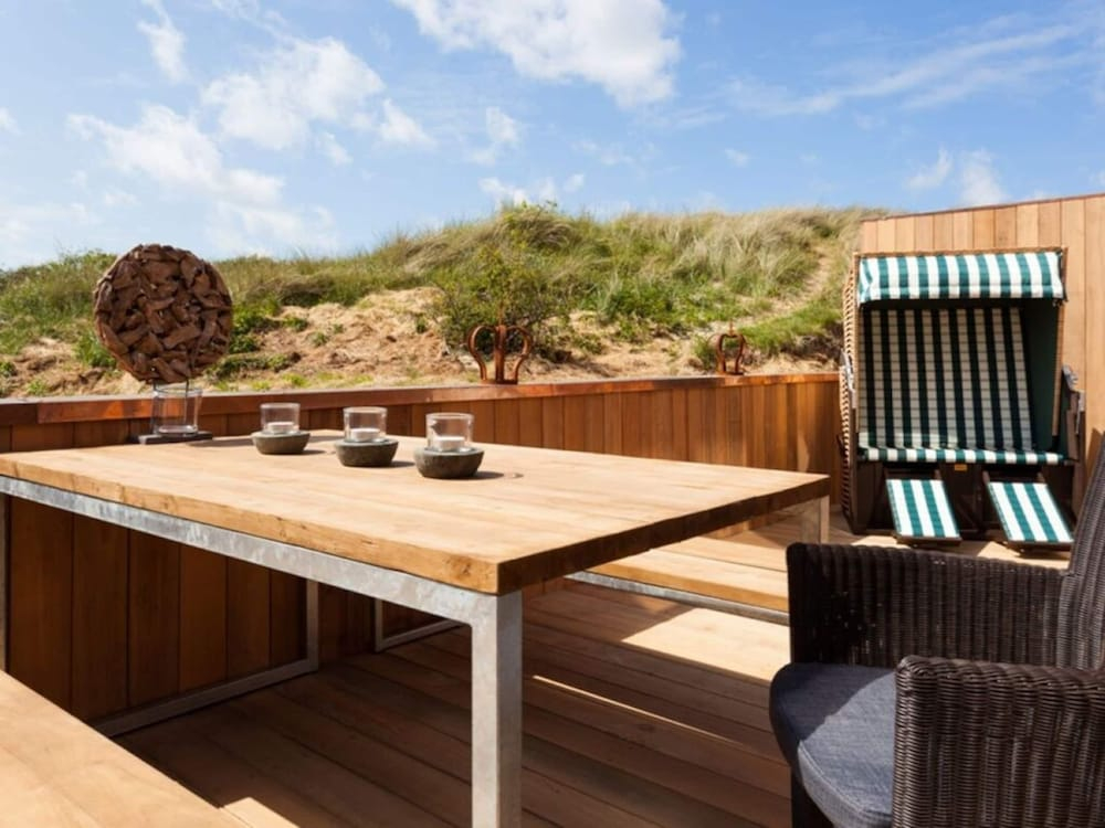 Reethuus Sud Modern Retreat