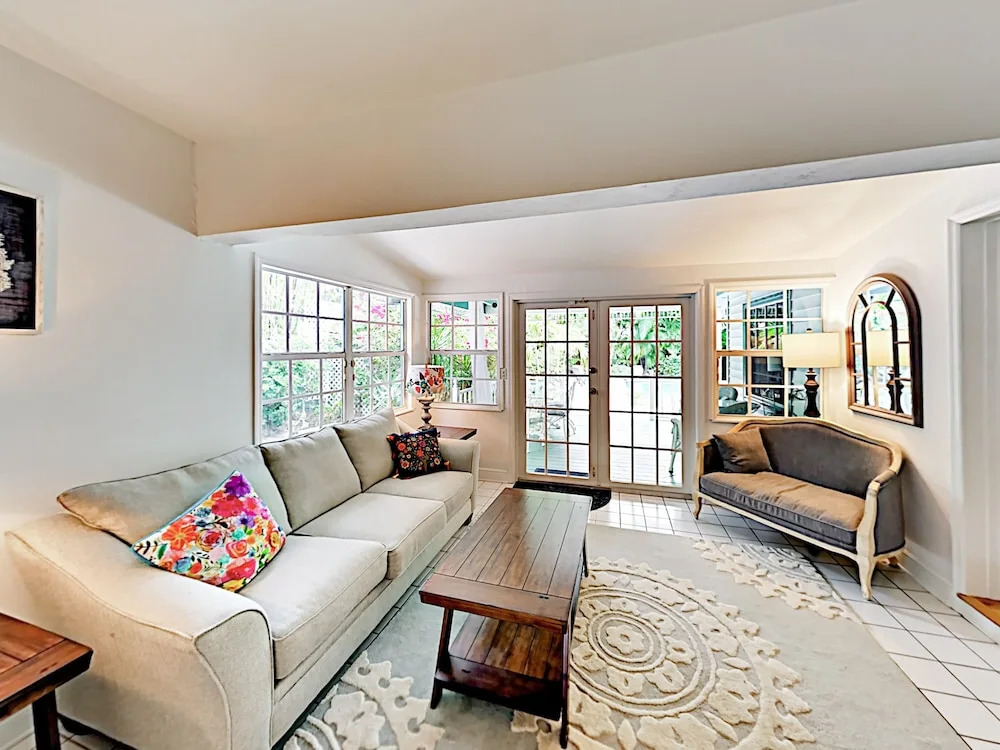 Tropical Oasis - 3 Br Home
