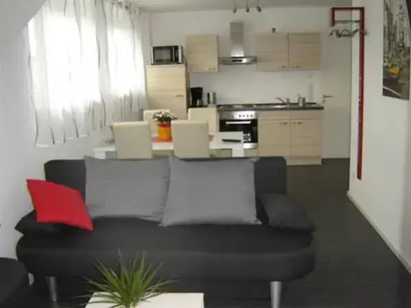 Murthum Apartments