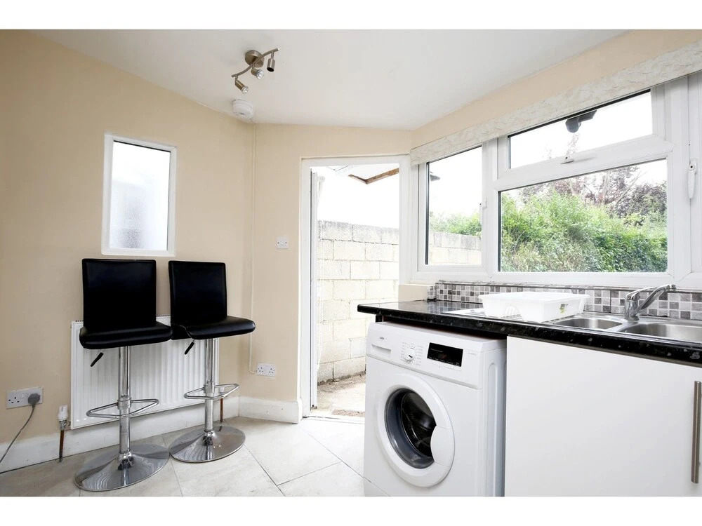 Holiday Home for 8 + Parking - Trendy Easy Oxford
