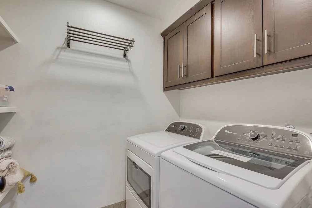 Palm Desert Retreat: Pool Access & On-site Golf!