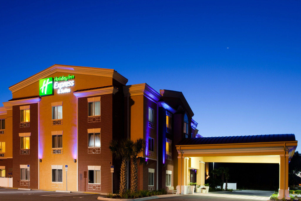 Holiday Inn Express Hotel & Suites Brooksville-I-75 by IHG
