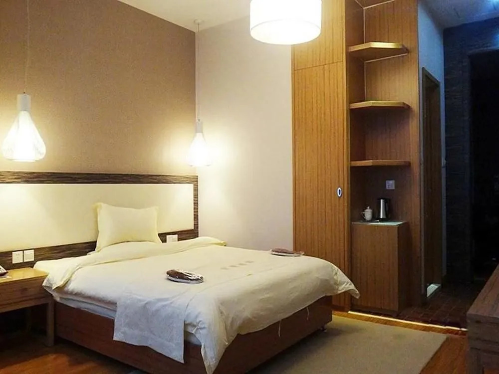 Yunlong Hotel