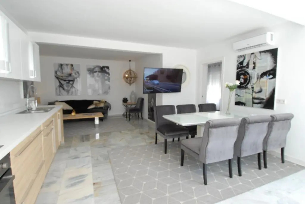 Little Paradise close to La Sala in Puerto Banus / quiet