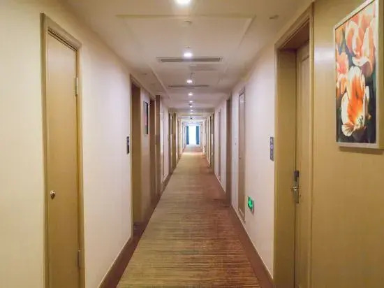 8090 Manju Hotel (Shanghai Guozhan Center Wanda)