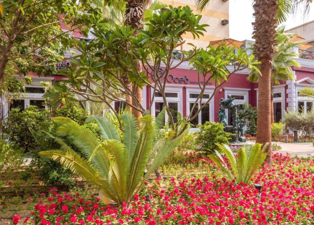 1920s Boutique Hotel and Restaurants