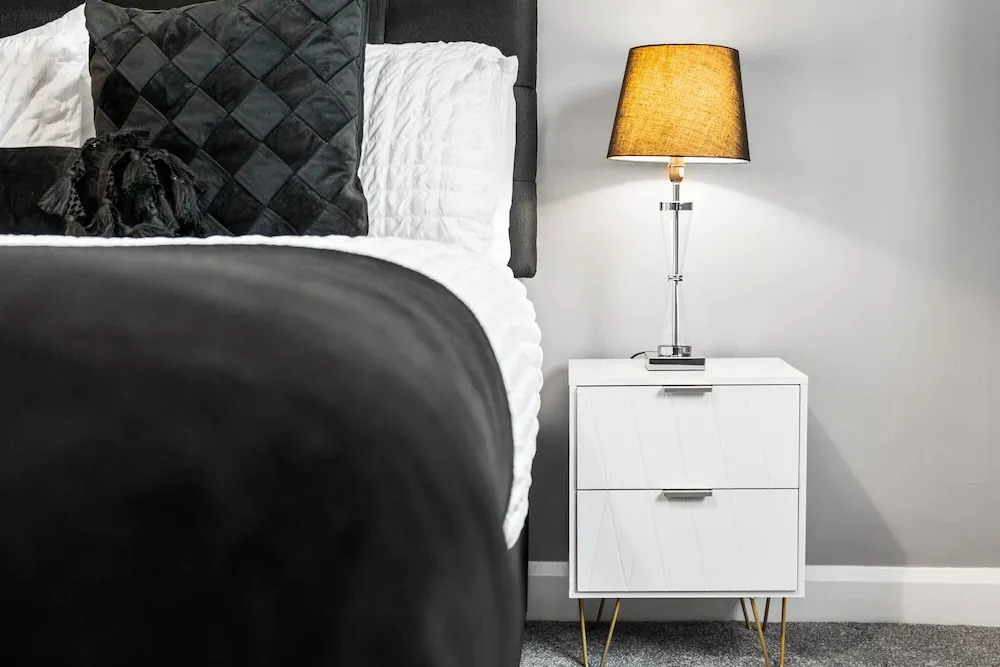 Hotel Comforts & Home Conveniences -sleeps 8