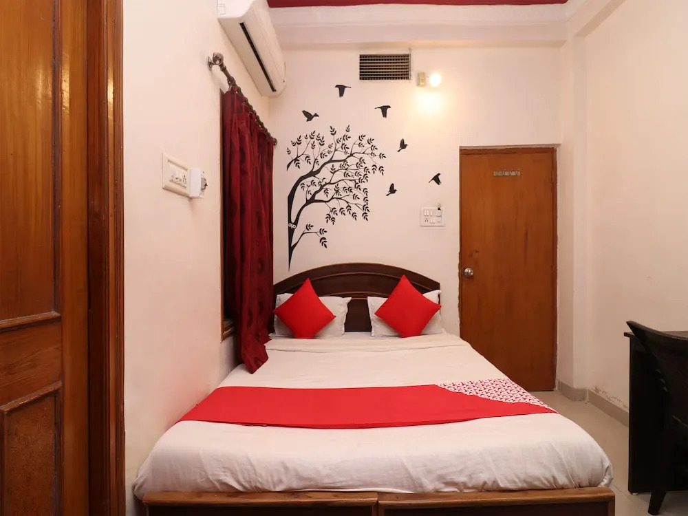 Oyo 1021 Hotel Gayatri Residency