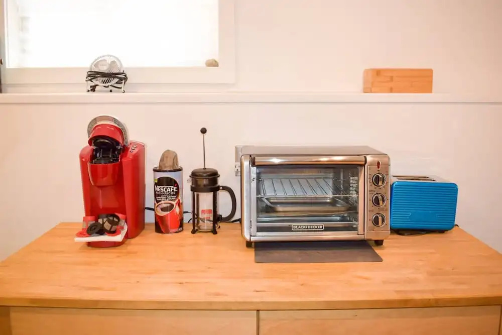 Convenient 1 Bedroom Lower Level Suite
