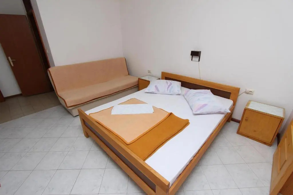 Room and Apartments Mariza