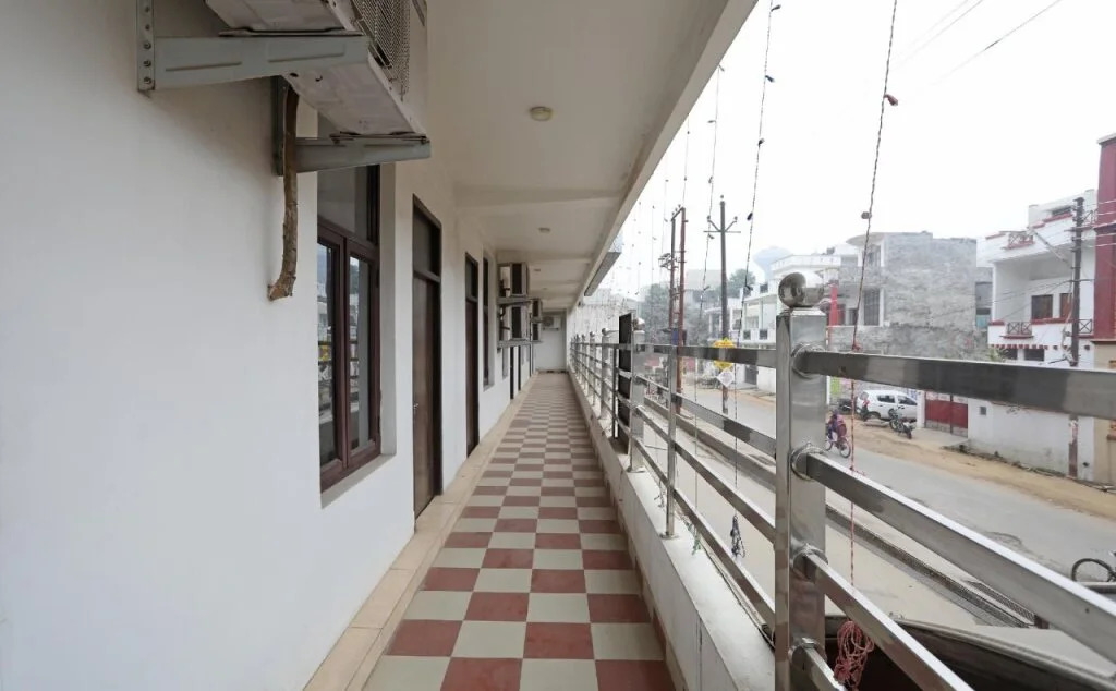 OYO 11482 Mahalaxmi Palace