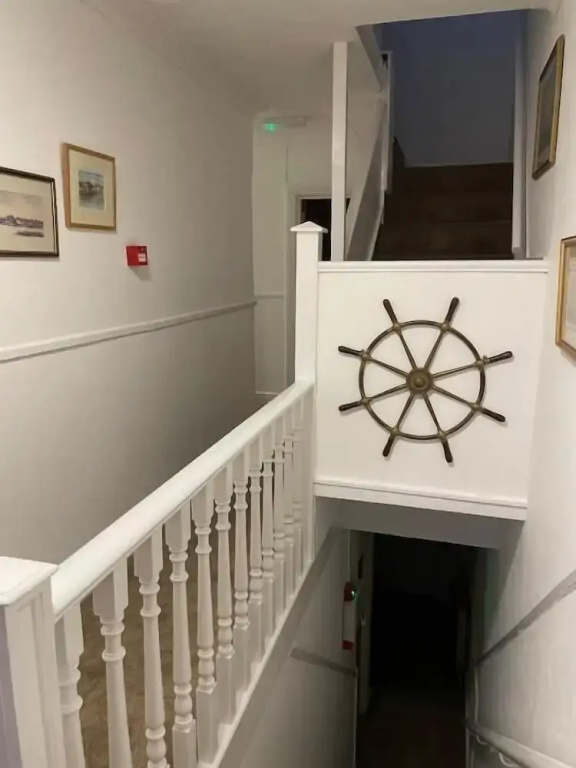 Regis Lodge Guest House