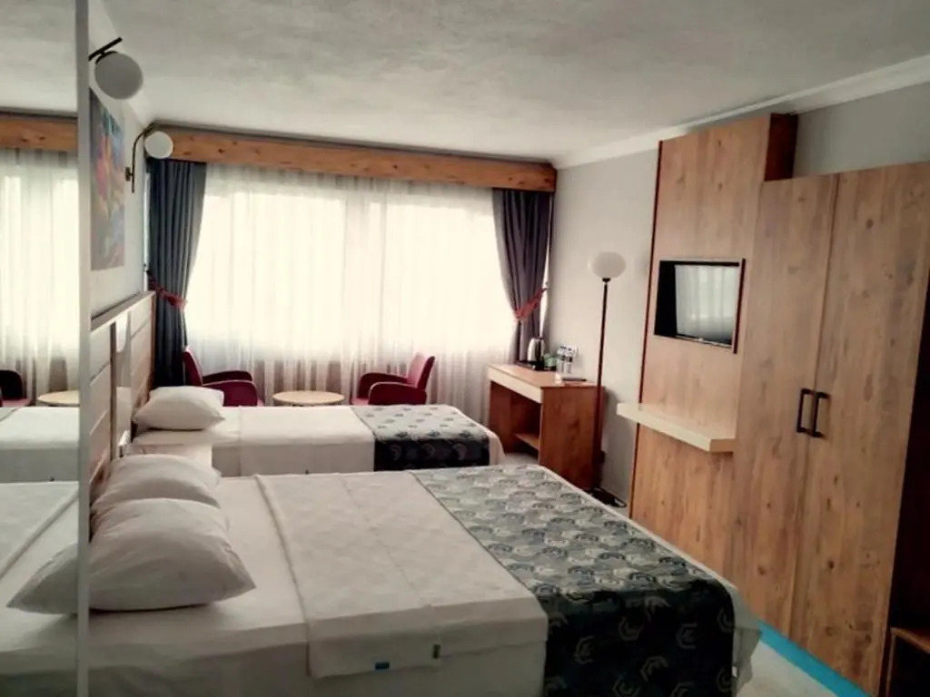 Anibal Hotel