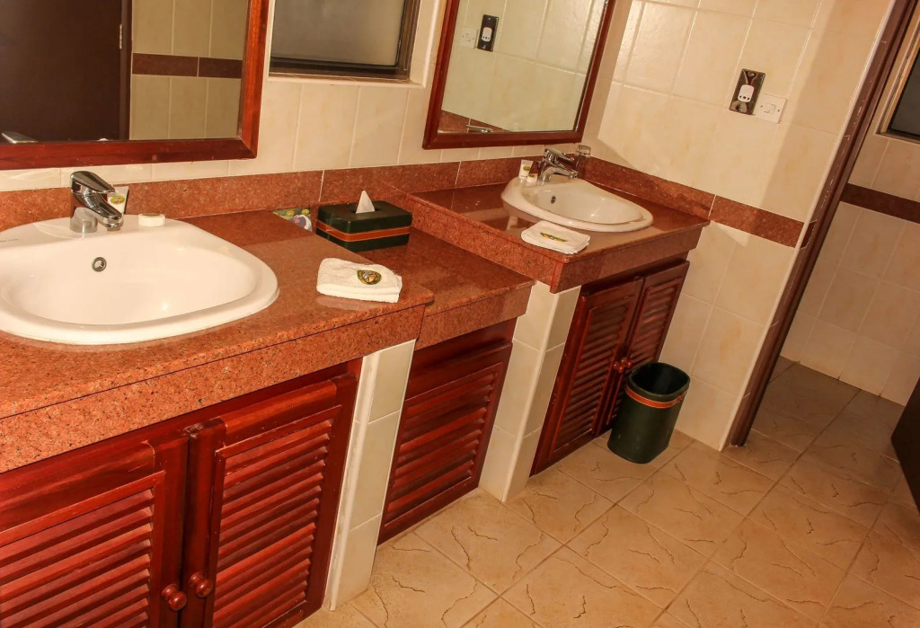 Mweya Safari Lodge