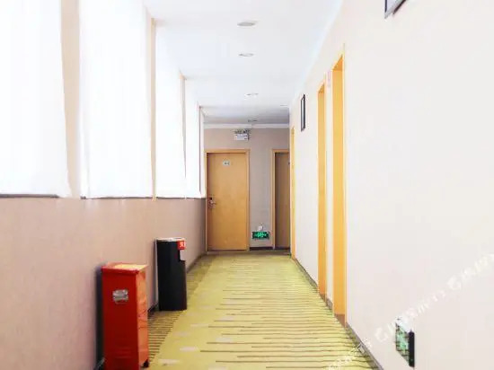 March Yangchun Business Hotel