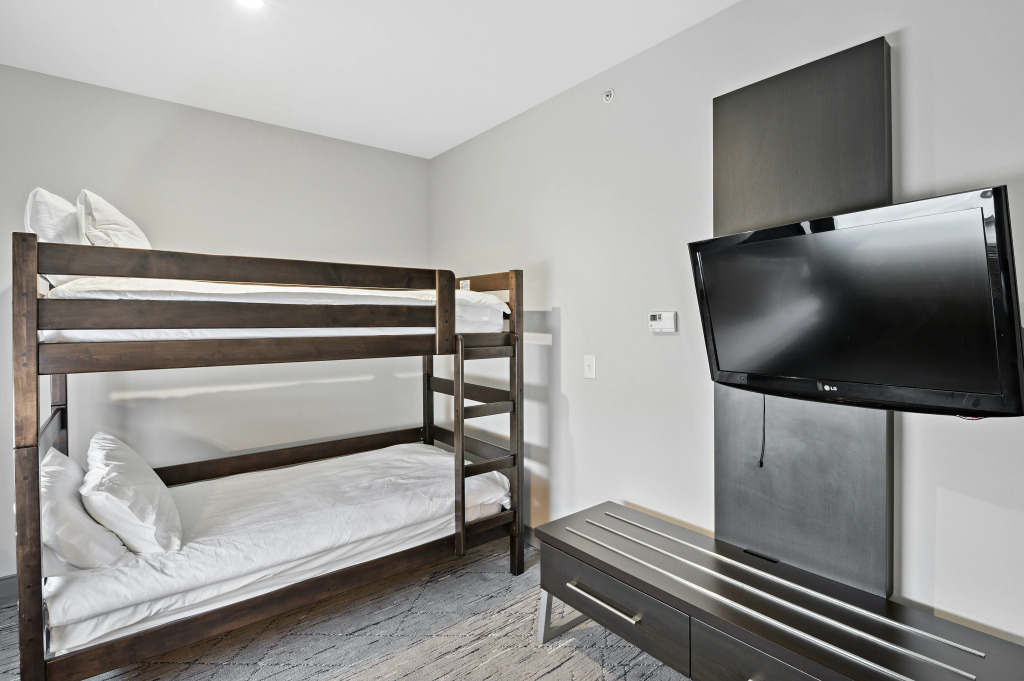 Holiday Inn Express & Suites White Hall by IHG