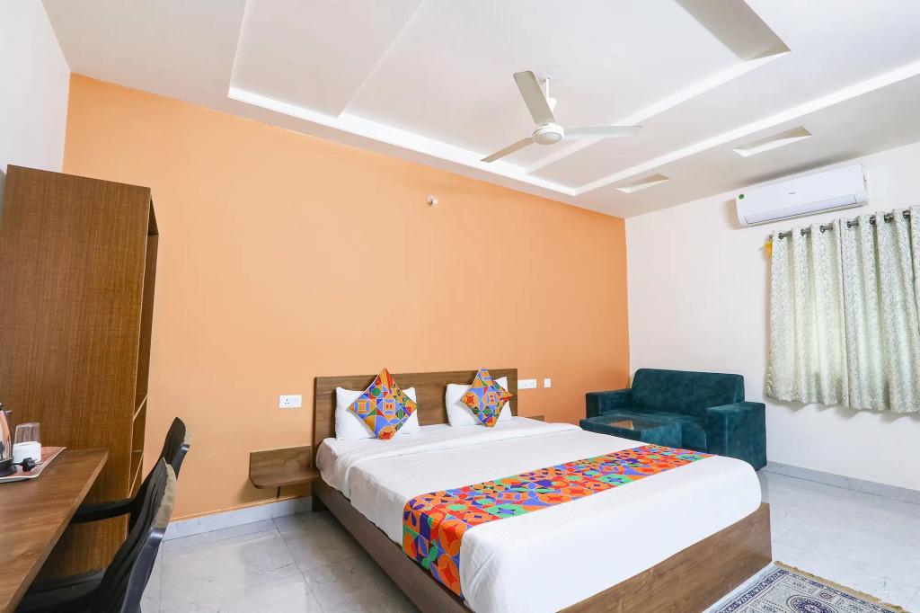 FabHotel Golden Hitech - Nr Hitech City