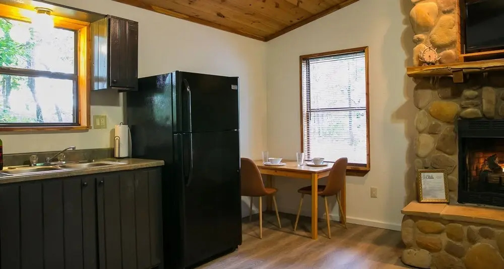 Camphouse At Eagle Ridge Includes Hot Tub, Wifi, And Charcoal Grill 1 Bedroom Cabin by RedAwning