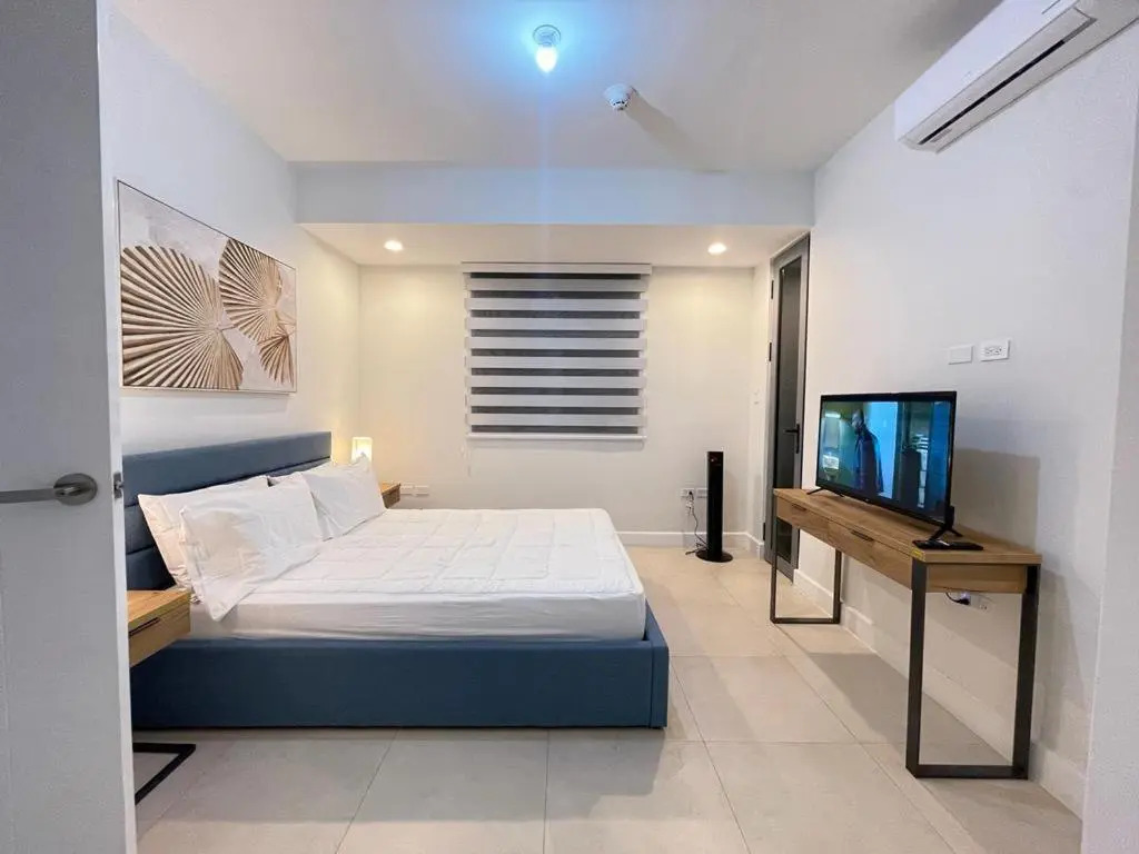 Parkhurst Lux Condo Near Devon House