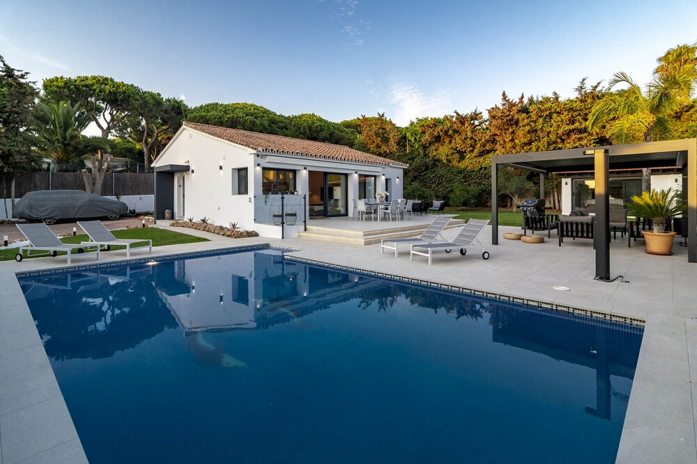MAR - Luxury Villa Marbesa 400 meters to beach