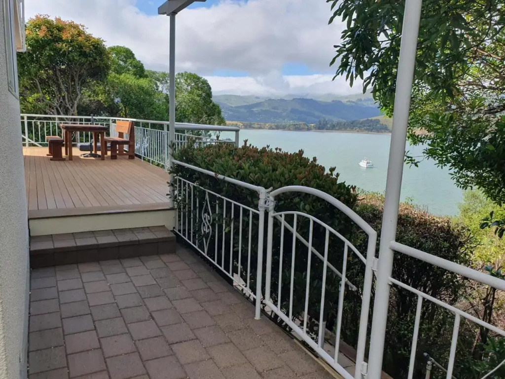 Little Unknown Bach at Taka - Takamatua Holiday Home