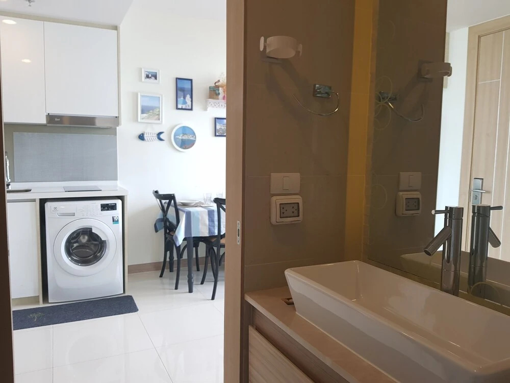 Riviera 1BR Sea View B1608