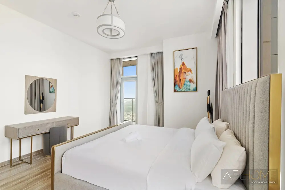 WelHome - 3BR Apt Located Directly on the Dubai Water Canal