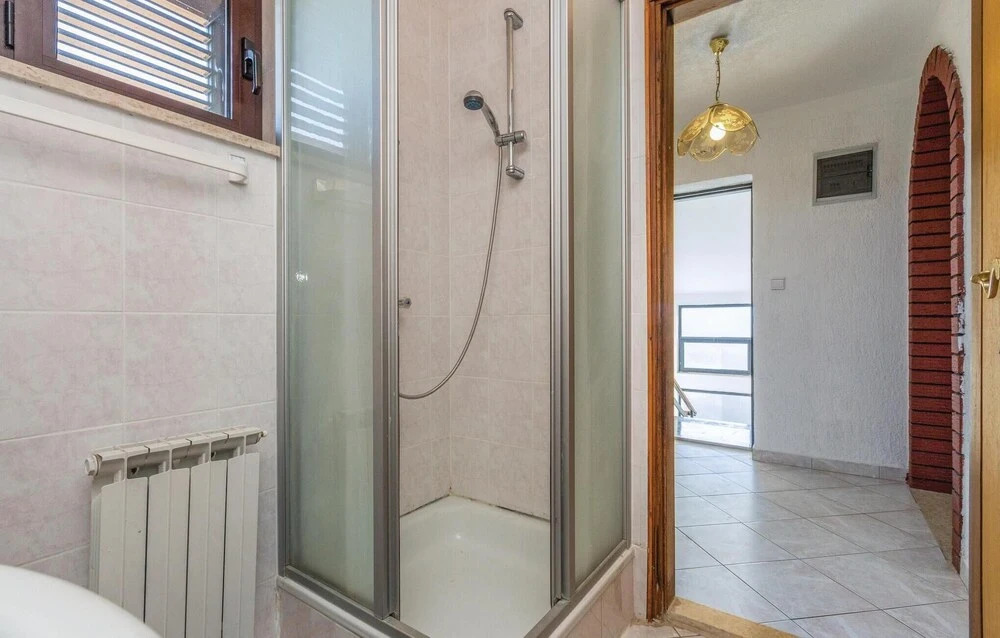 Beautiful Home in Zbandaj With Wifi and 2 Bedrooms