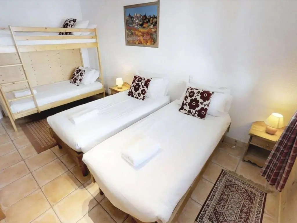 Chalet Le Grand-Bornand, 6 pièces, 15 personnes - FR-1-391-24