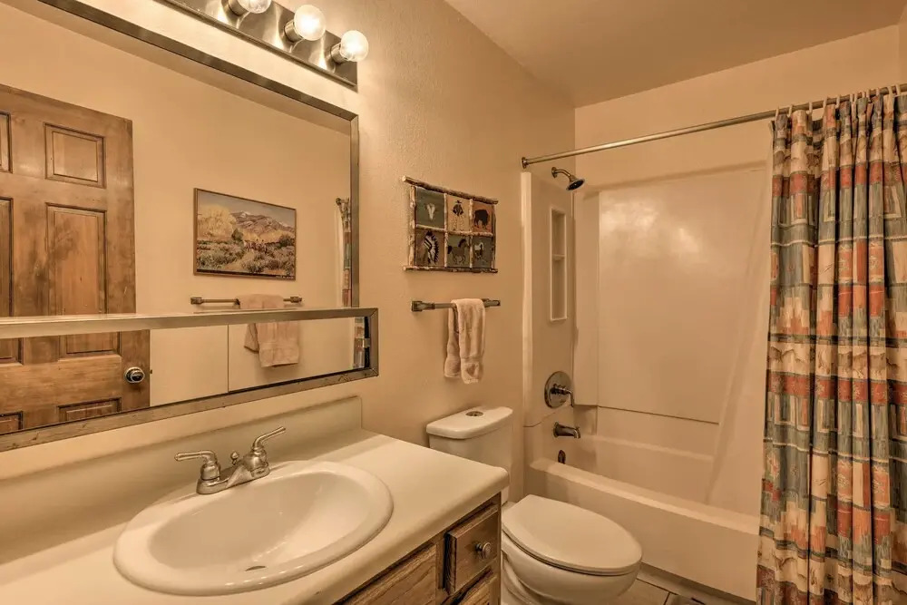 Cozy Pagosa Condo: Stunning Mountain & Lake Views!