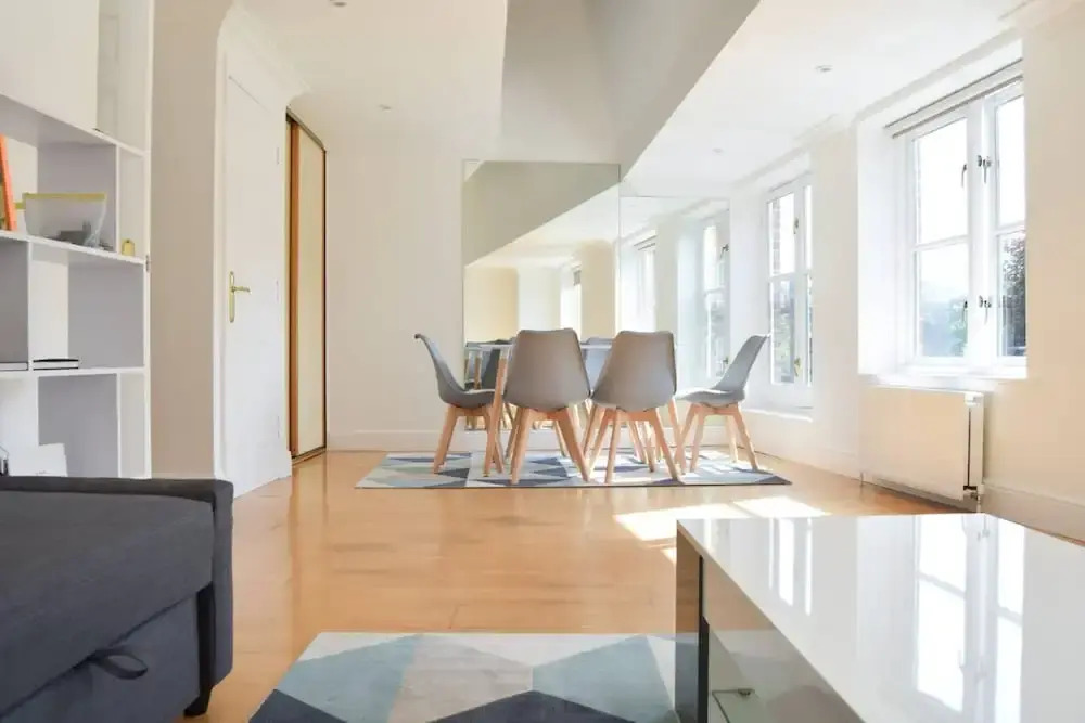 Bright Modern 3 Bedroom Flat In The Heart Of Marylebone