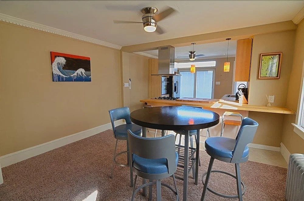 943 Asbury Ave #350045 2 Bedrooms 2 Bathrooms Apts
