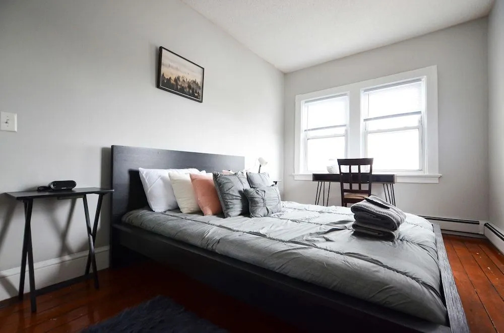 Modern2Bd Apartment
