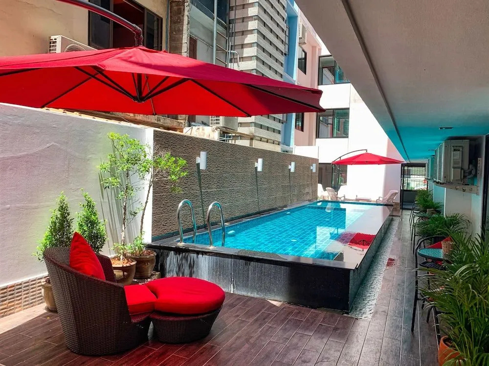 Scandia Beach Hotel - Soi 7 Best Location - 200m to Beach next to Food Market